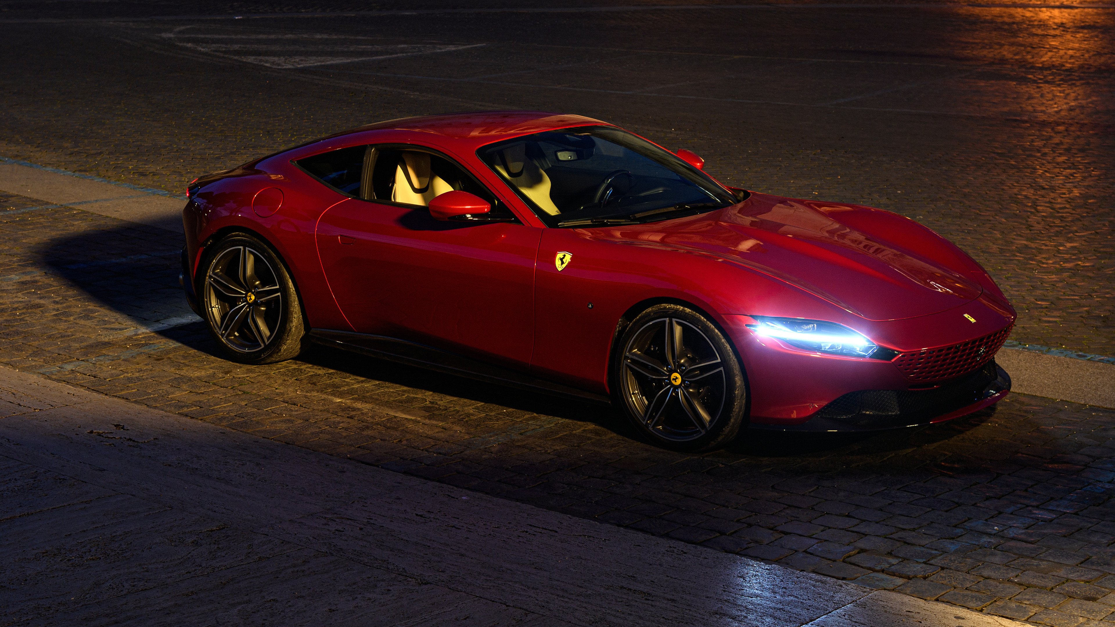 电竞游戏版本更新对职业比赛的影响分析，电竞近几年发展趋势