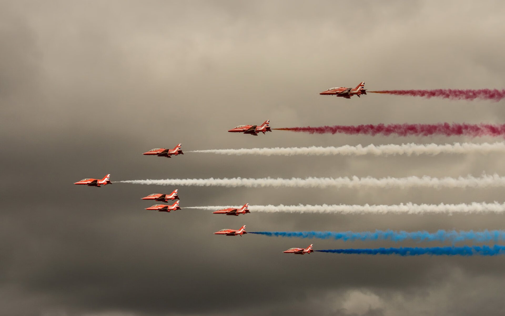九游电脑版-外教更迭频繁导致战术不连贯